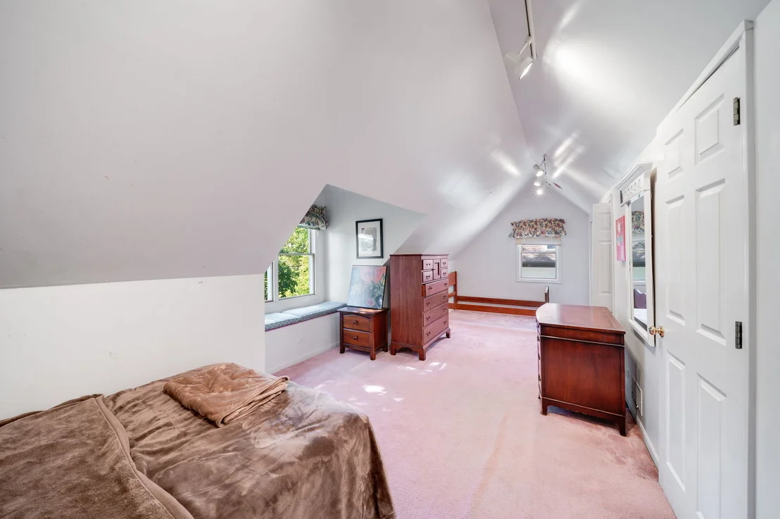 Photo of 707 Glenshire Road