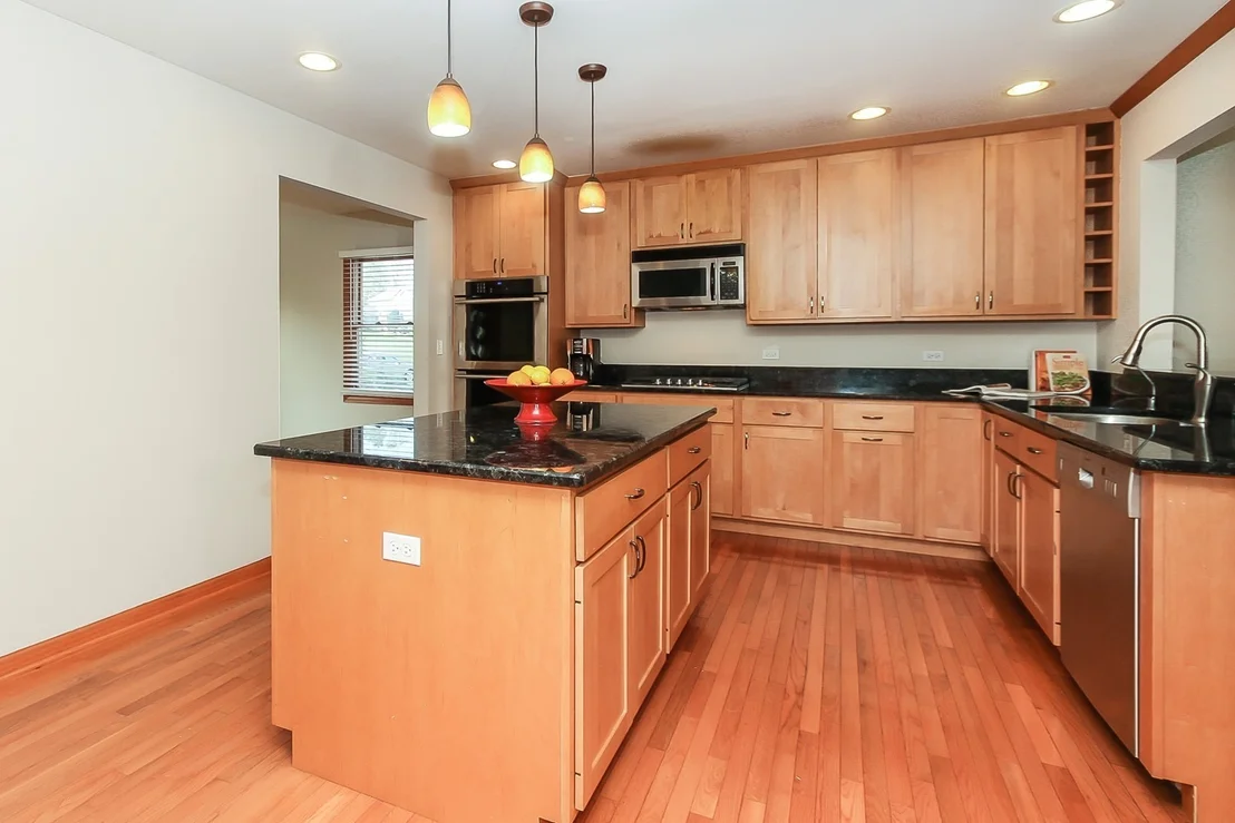 Photo of 255 N OAK Avenue