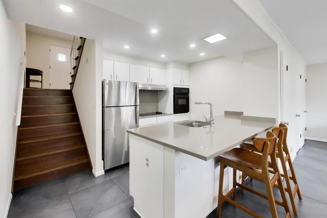 Photo of Unit 0 at 320 Linden Avenue