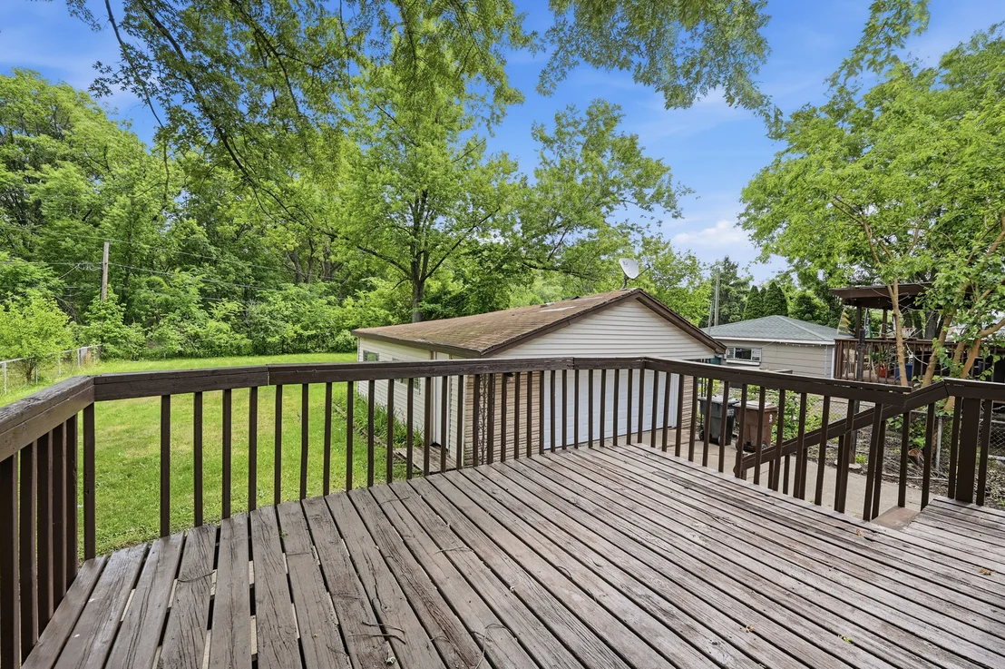 Photo of 419 E Maple Drive