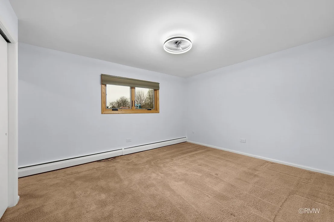 Photo of 21W301 Par Lane