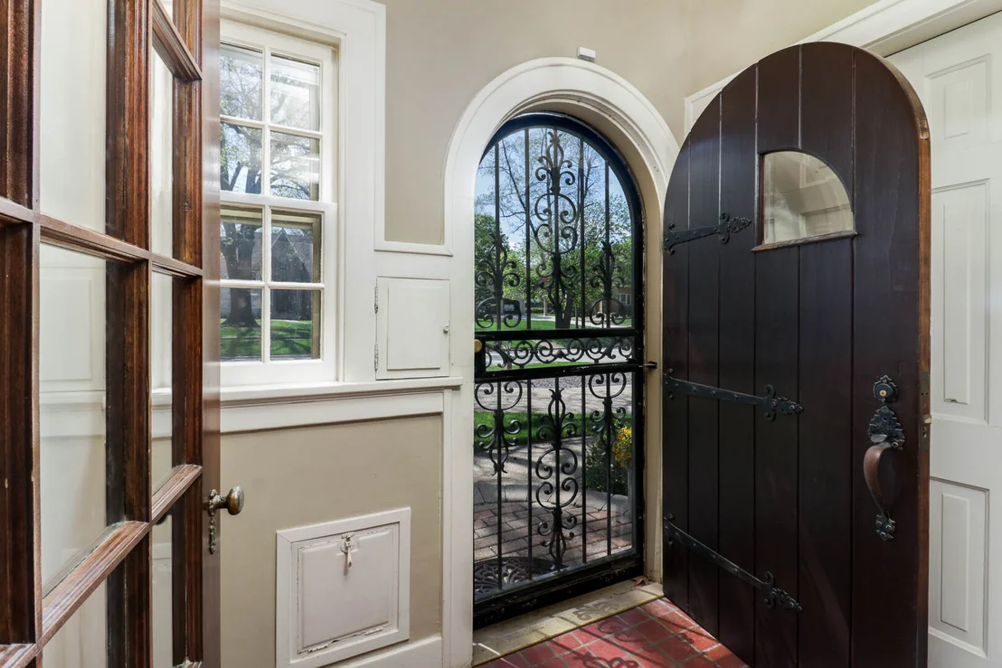 Photo of 1202 Elmwood Road