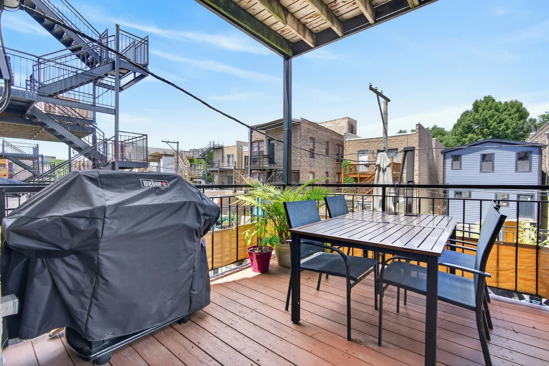 Photo of Unit 2 at 1320 W Grenshaw Street