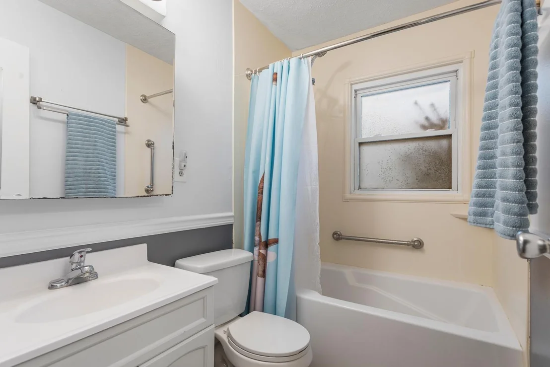 Photo of 1619 Clover Lane