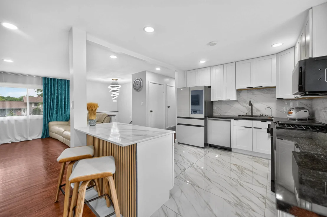 Photo of 535 Edgemont Lane