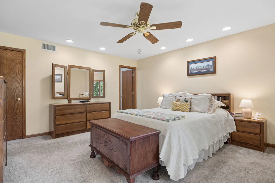 Photo of 11S634 Mcgrath Lane