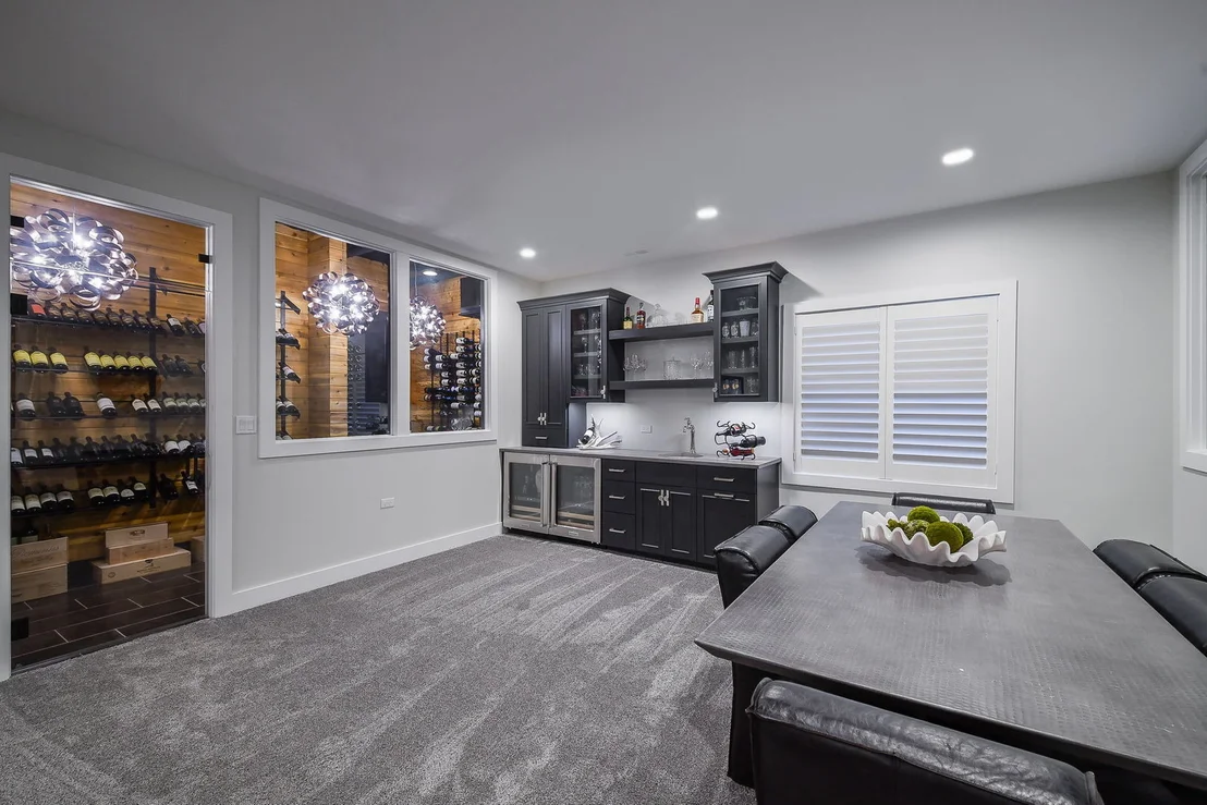 Photo of 618 N Wheaton Avenue