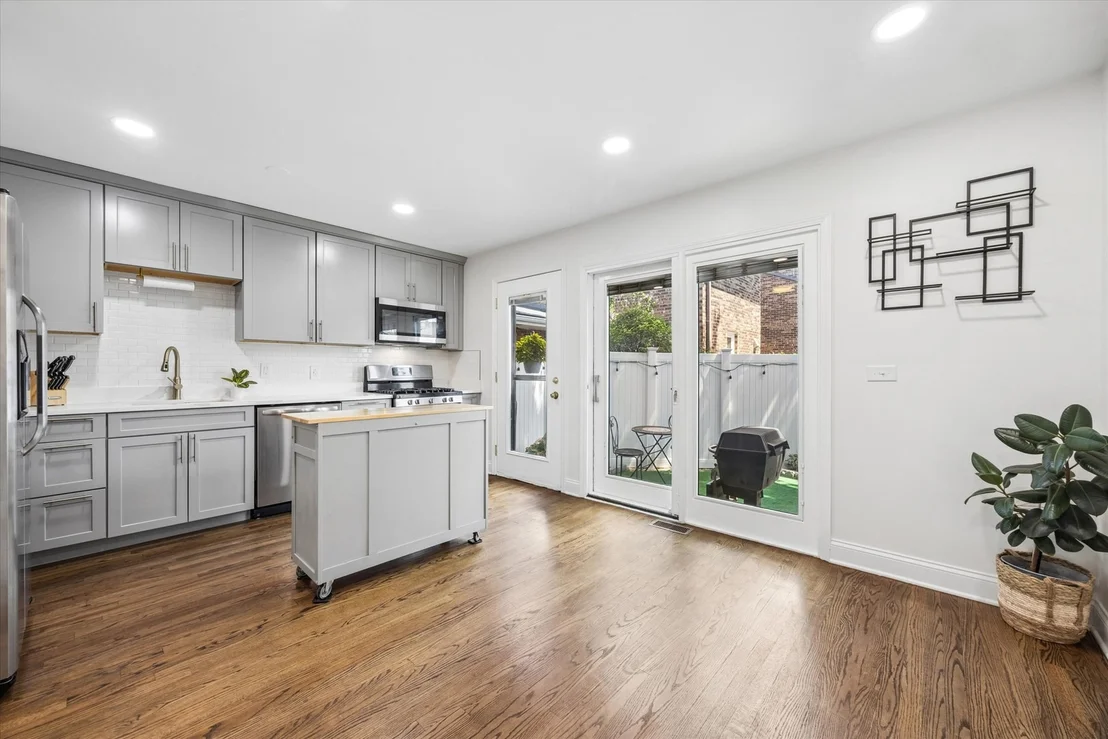 Photo of 333 N Hale Street