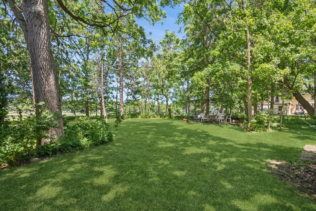 Photo of 1060 Deerfield Road