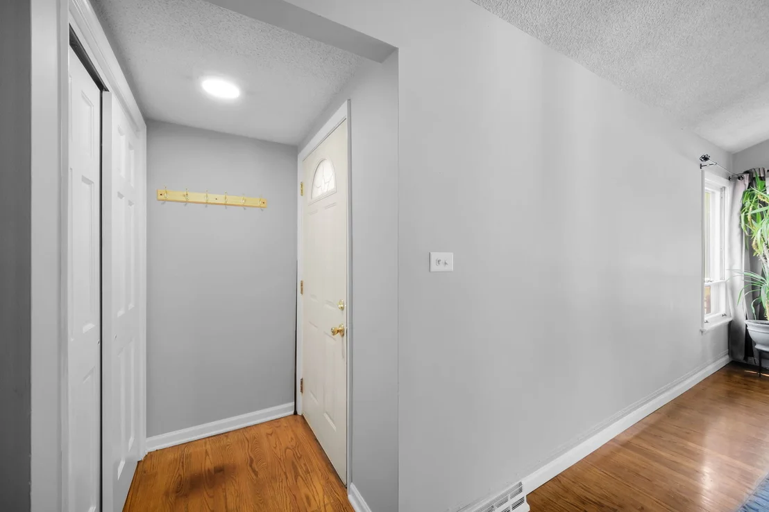 Photo of 1020 Hahn Place