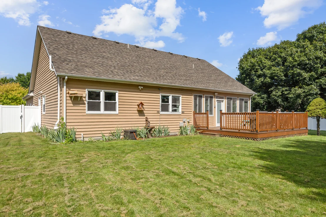 Photo of 660 Louise Drive