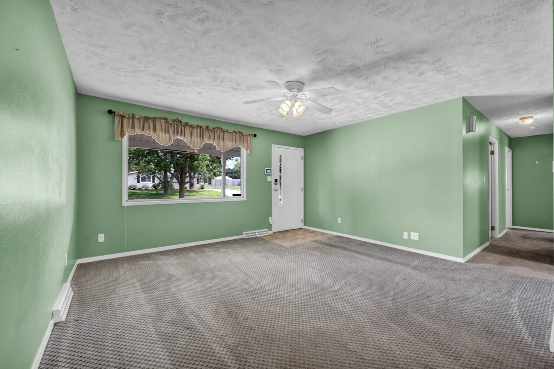 Photo of 221 Ivanhoe Way
