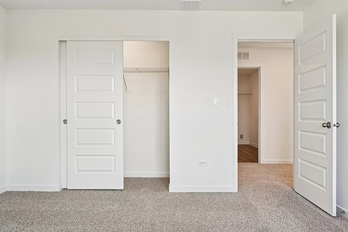 Photo of 989 Emerald Drive