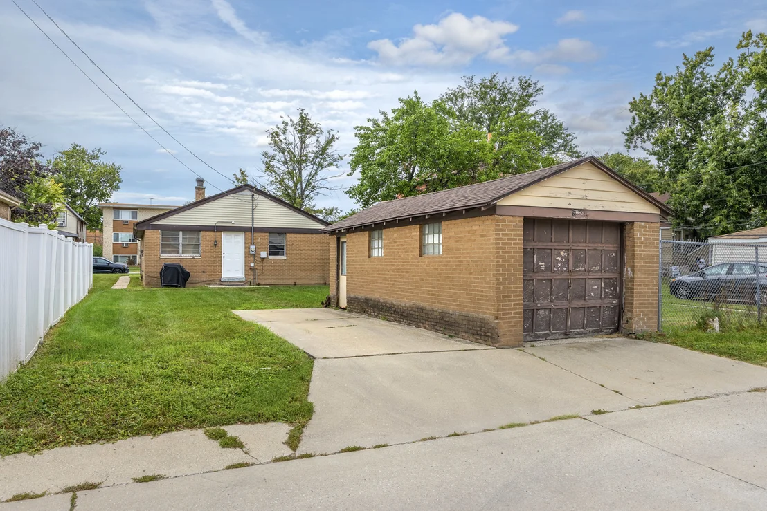 Photo of 2121 S 14th Avenue