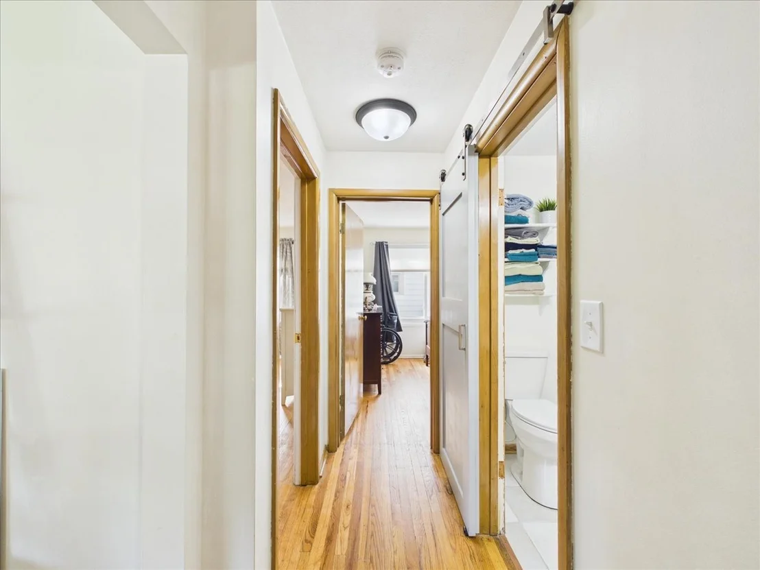 Photo of 220 FAIRVIEW Boulevard