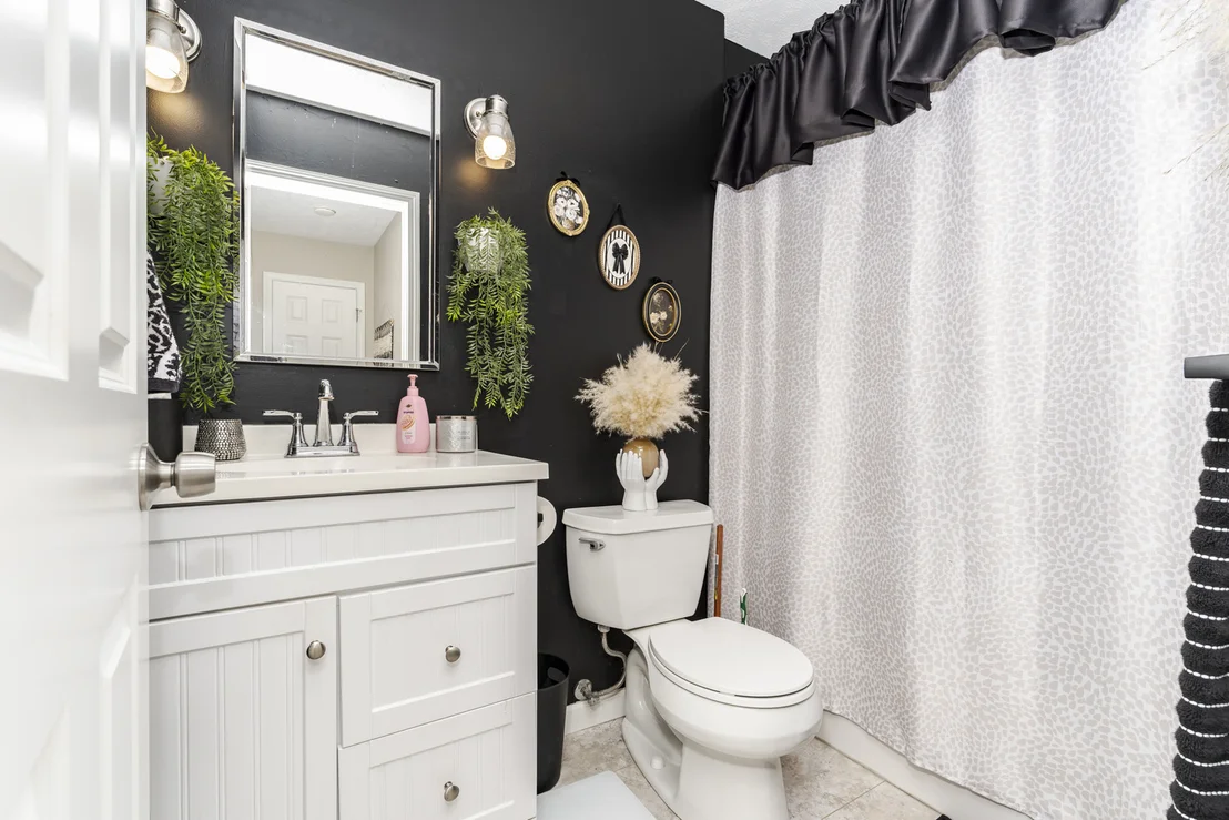 Photo of Unit B at 1713 King Drive