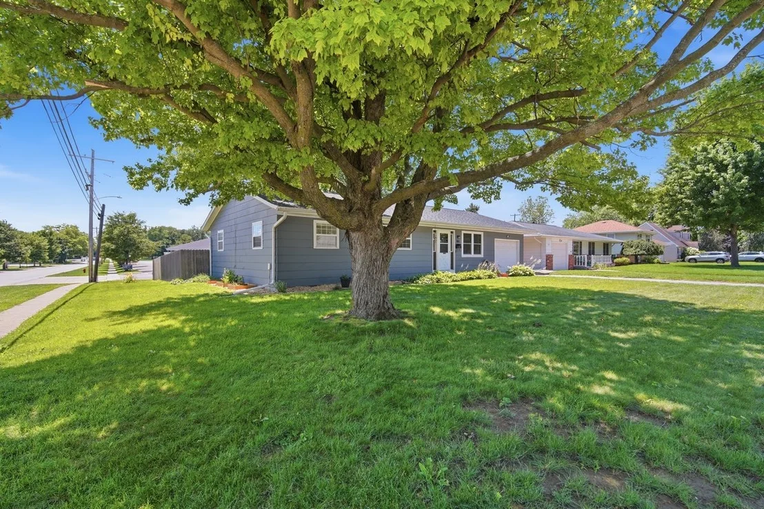 Photo of 301 Martin Street