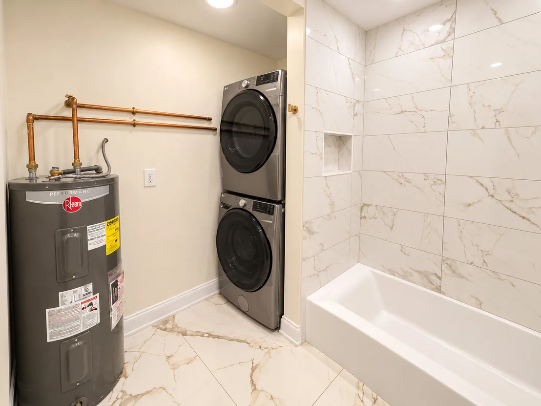 Photo of Unit 1221 at 5237 James Lane