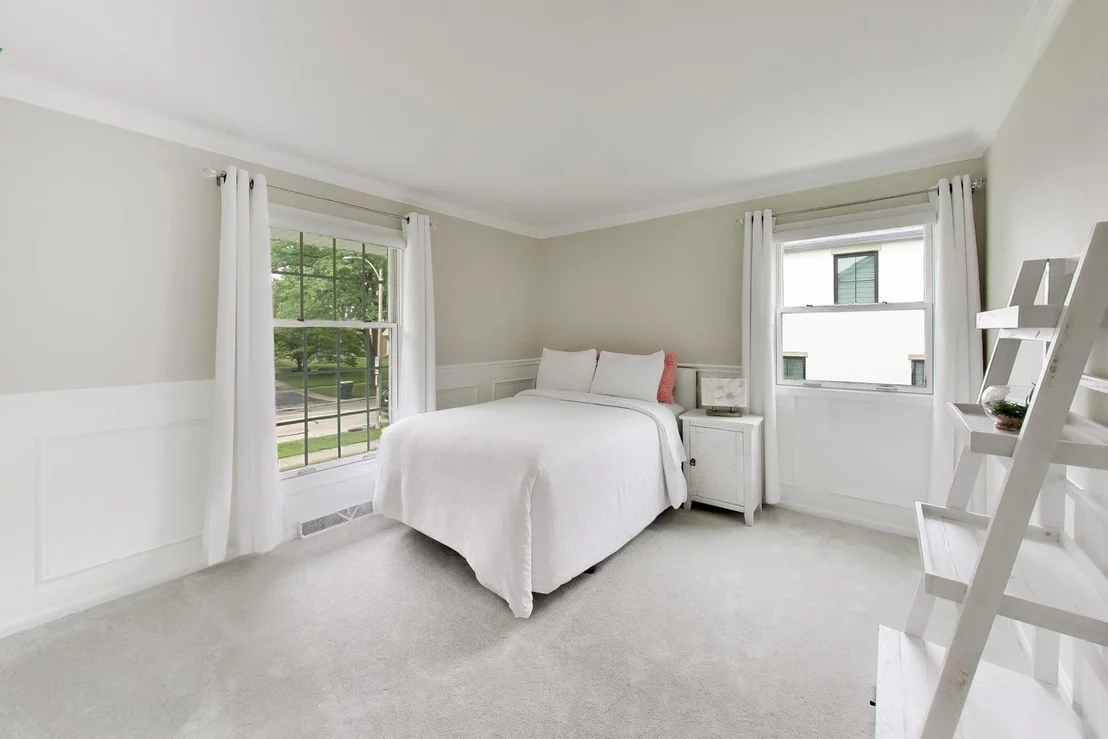 Photo of 955 W Gilbert Road