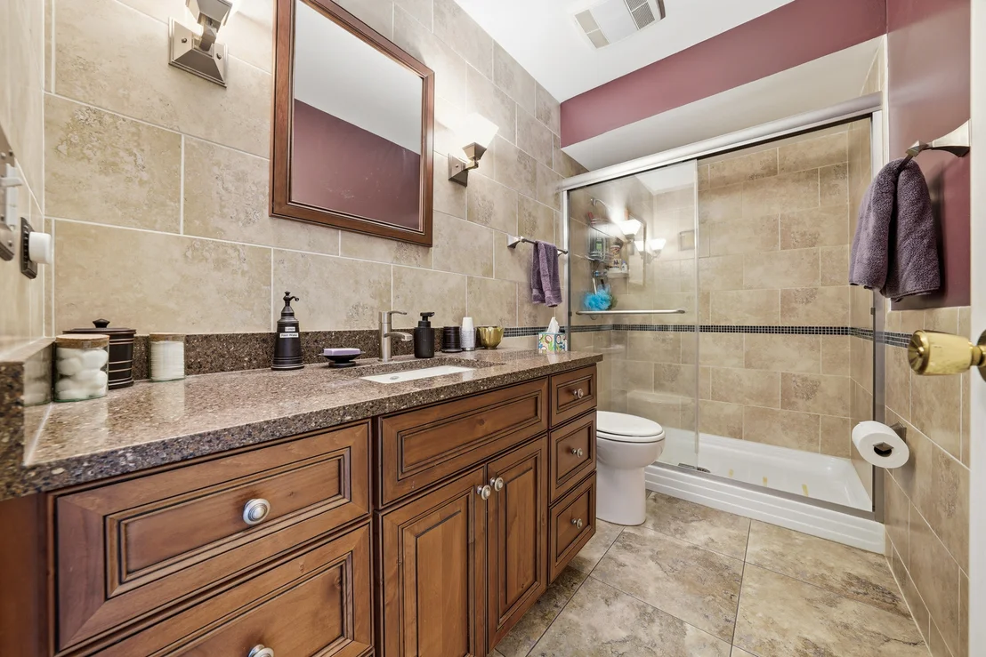 Photo of 260 Hillhurst Drive