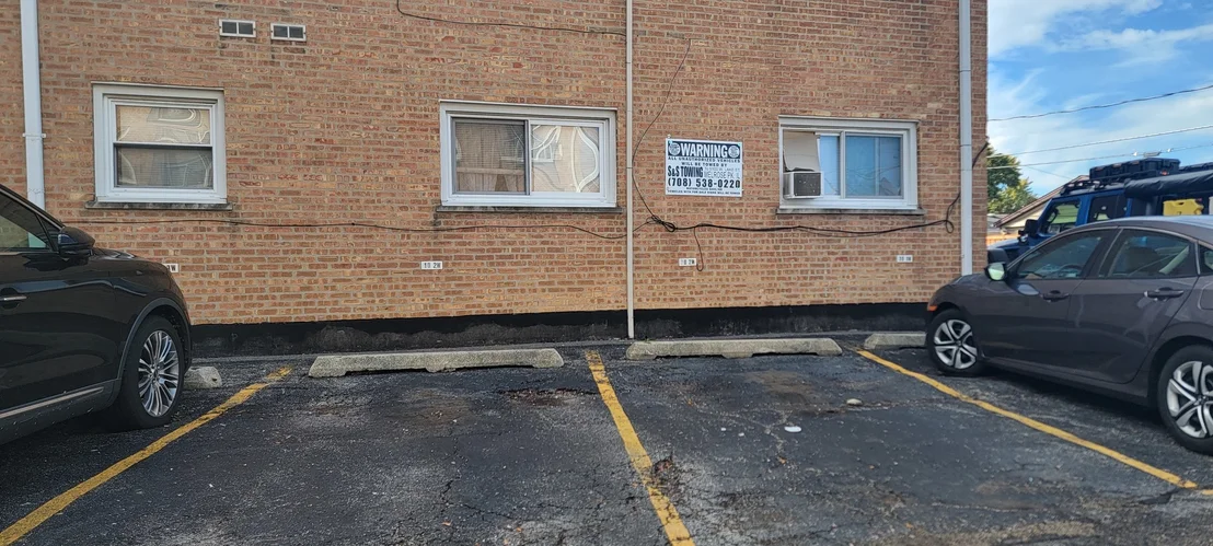 Photo of Unit 2W at 3810 Ruby Street