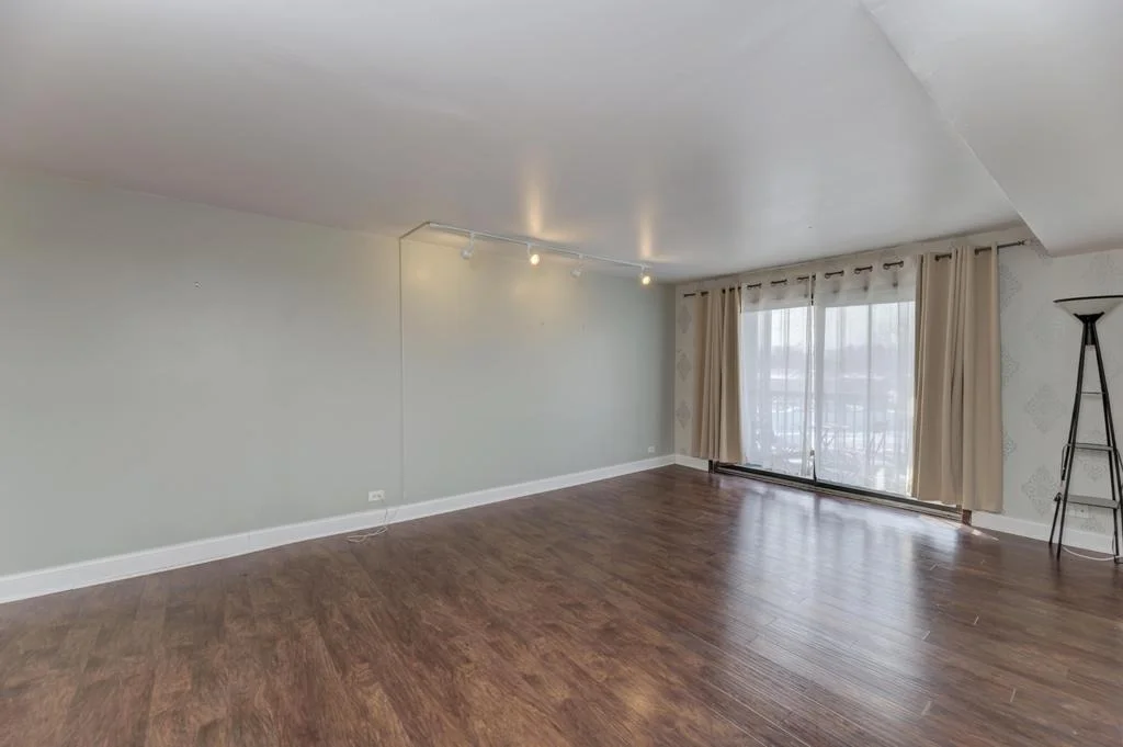 Photo of Unit B303 at 830 Elder Road