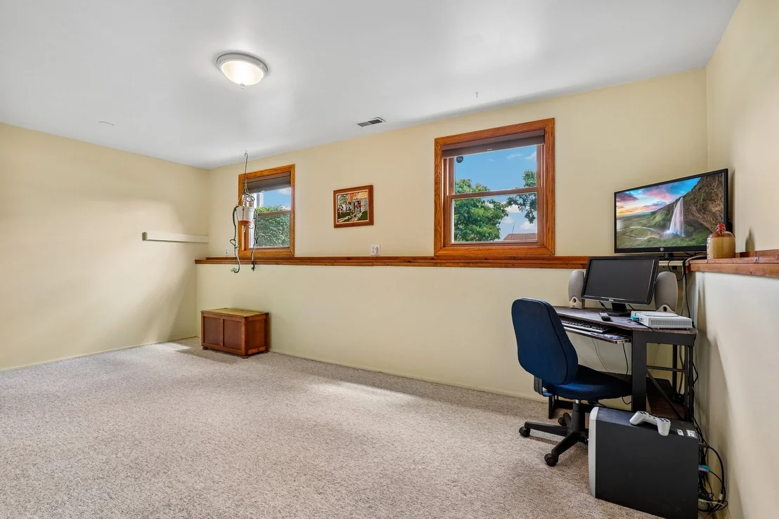 Photo of 799 Amanda Road