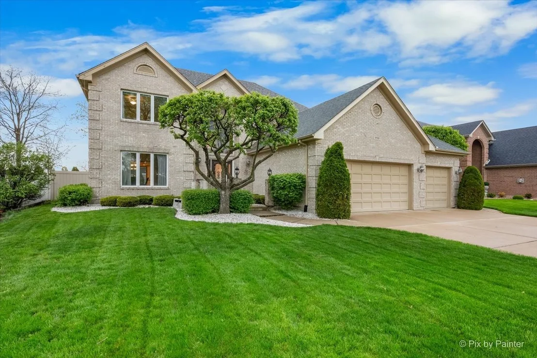 Photo of 958 W Stonehedge Drive