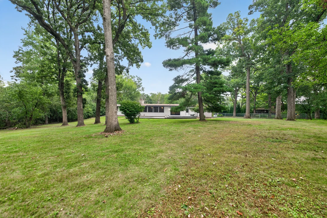 Photo of 1S670 Winfield Road