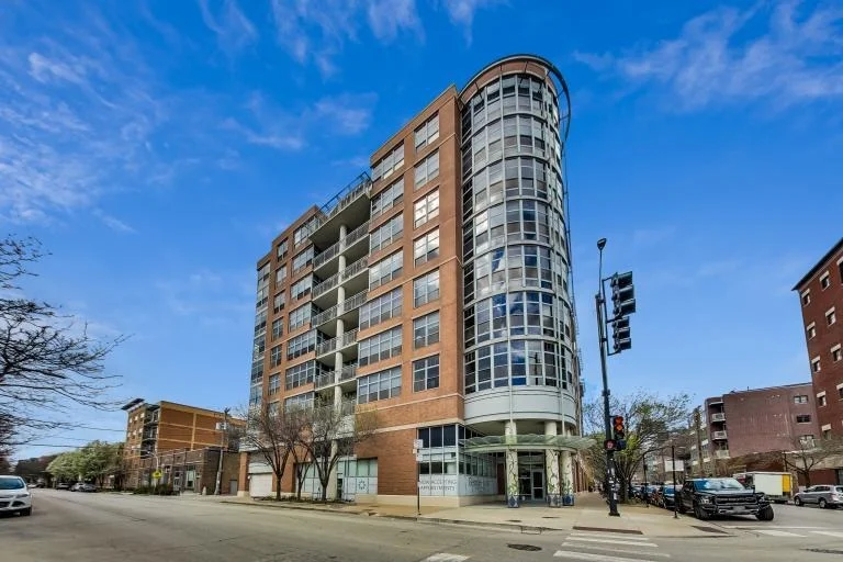 Photo of Unit 607 at 1200 W MONROE Street