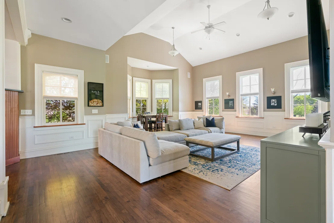 Photo of 1542 Plainfield Road