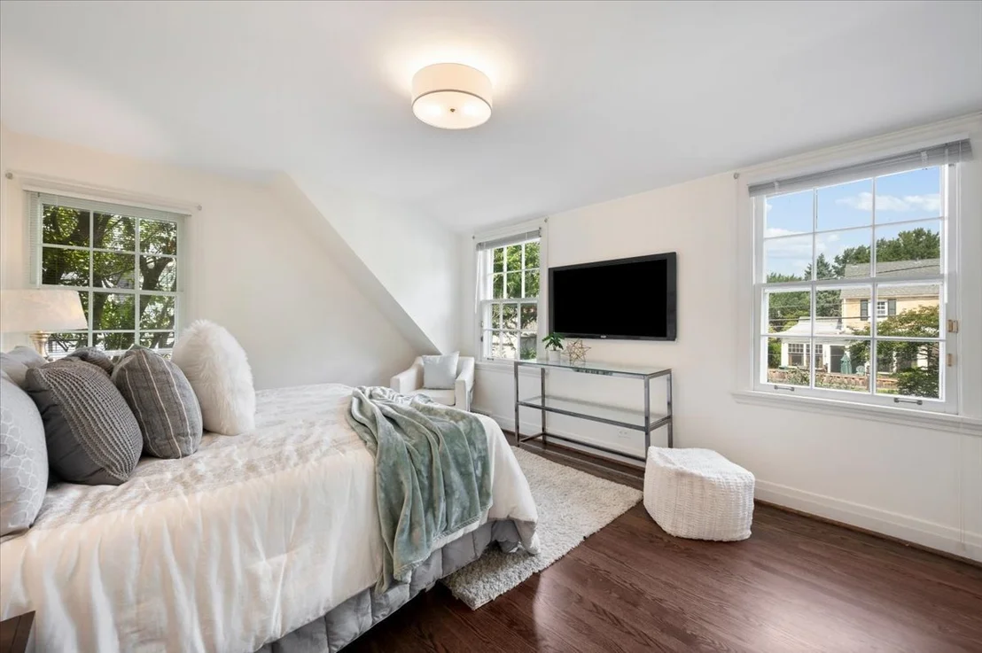 Photo of 3211 Park Place