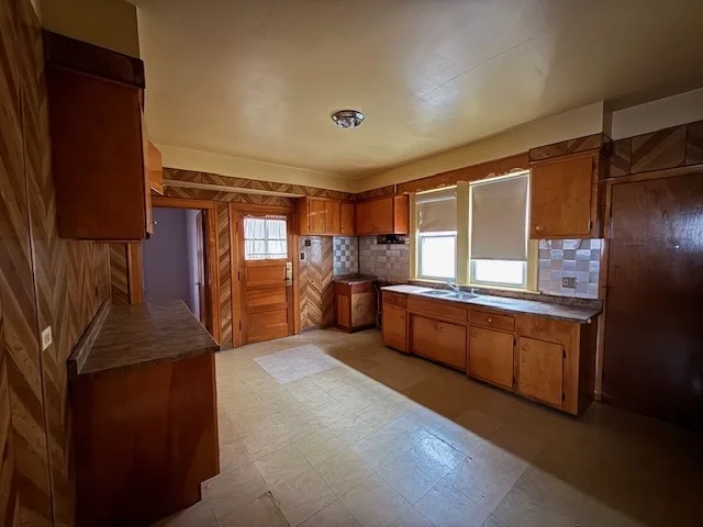 Photo of 322 W 107th Place