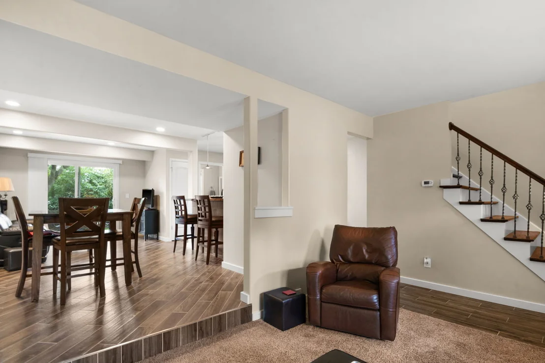 Photo of 13 Dumbarton Oaks Place