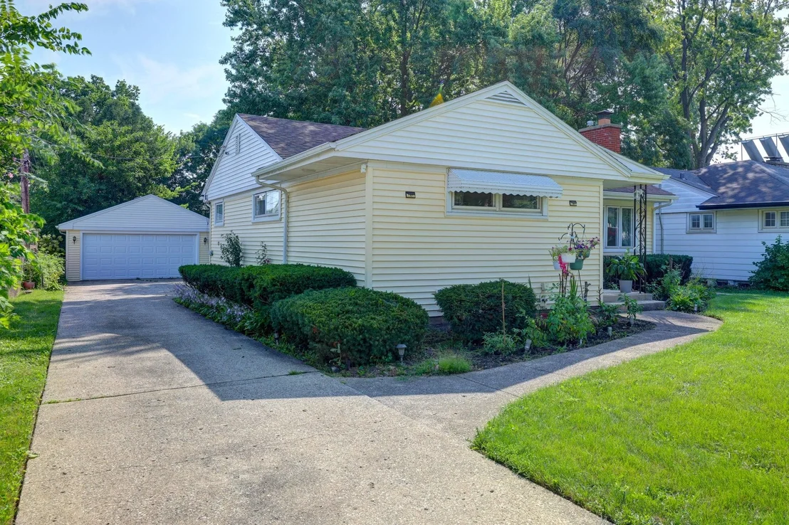 Photo of 2023 Cedar Street