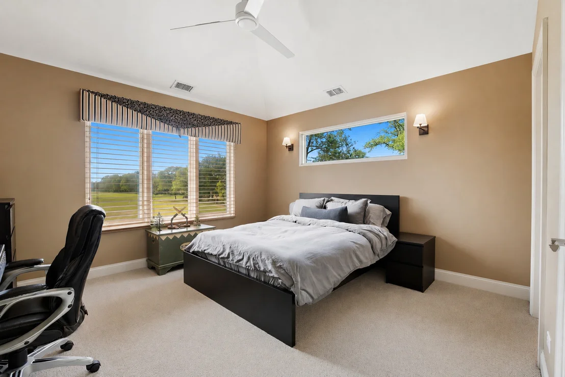 Photo of 809 Edgemont Lane