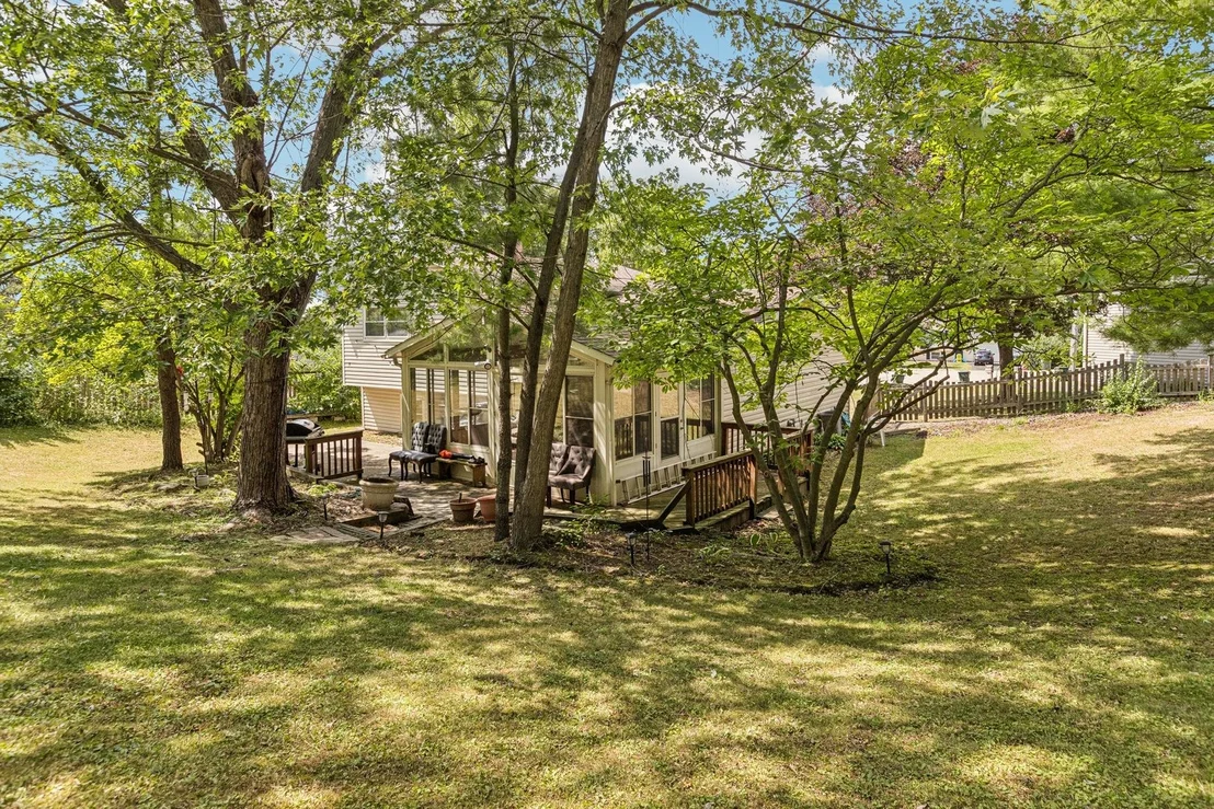 Photo of 710 Greenbriar Lane