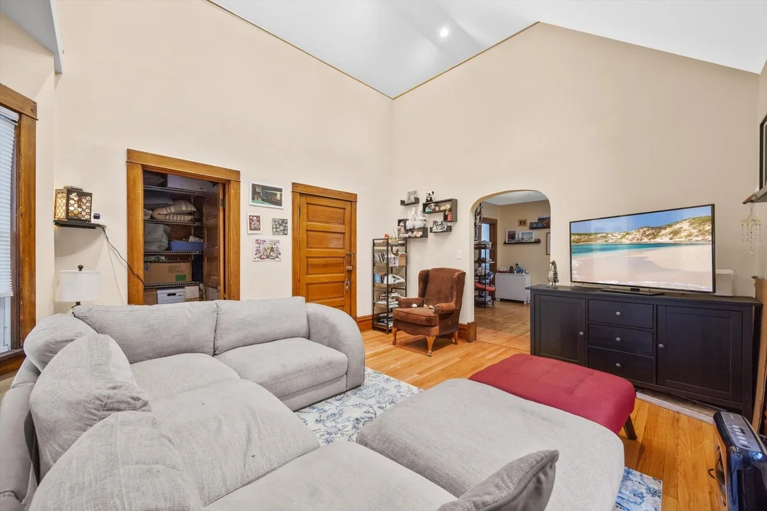 Photo of 4029 Amelia Avenue