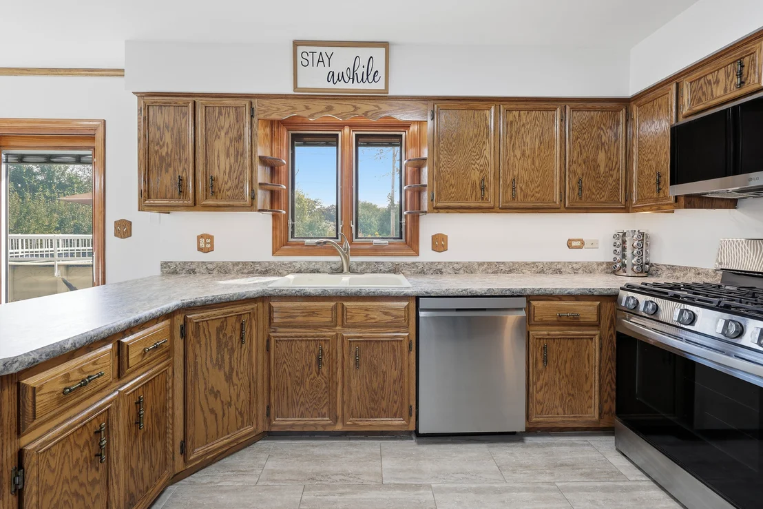 Photo of 655 Crest Drive