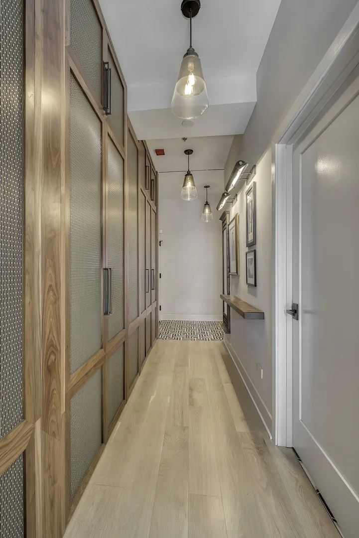 Photo of Unit 904E at 910 W Madison Street