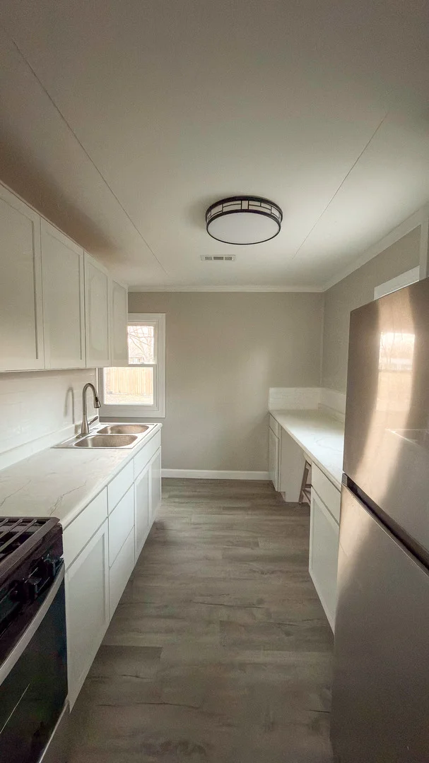 Photo of 1037 Eastview Drive