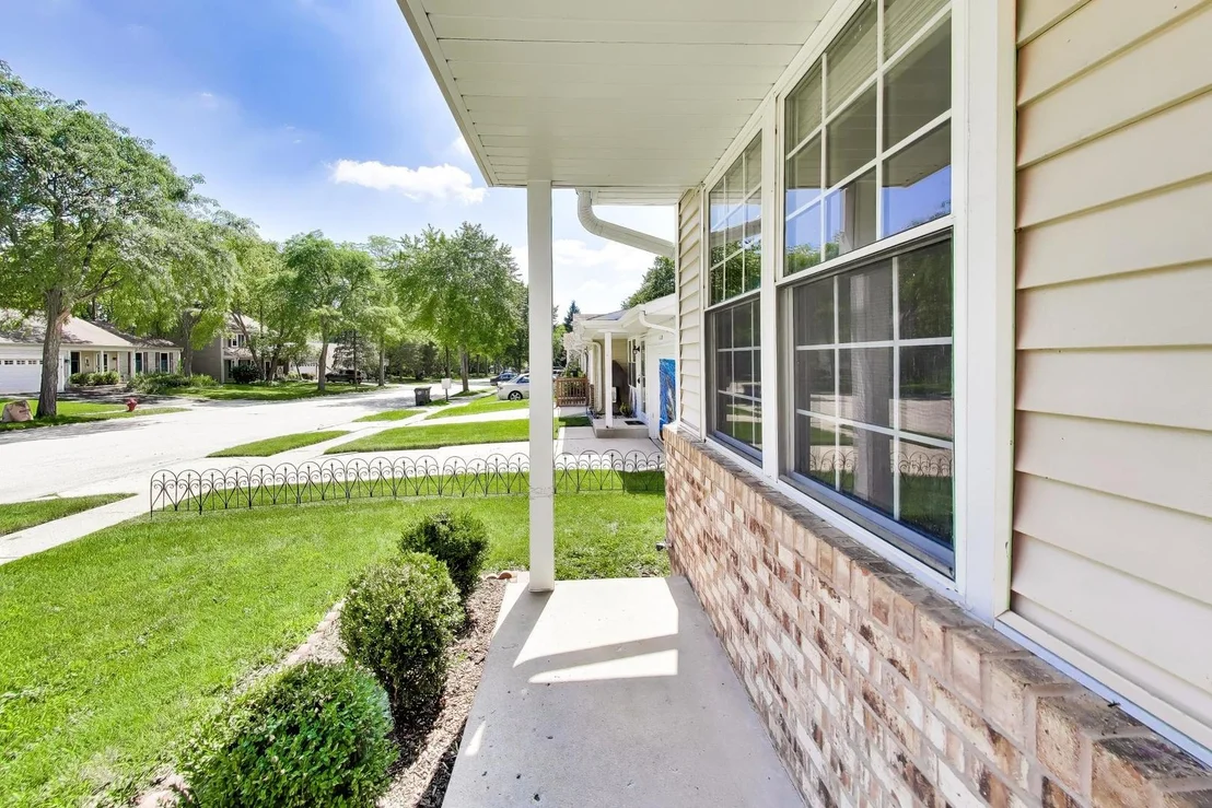 Photo of 1116 RIVERWOOD Drive