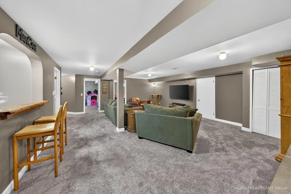 Photo of 465 N Shady Oaks Drive