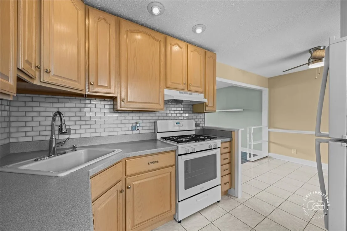 Photo of 220 Edgehill Drive