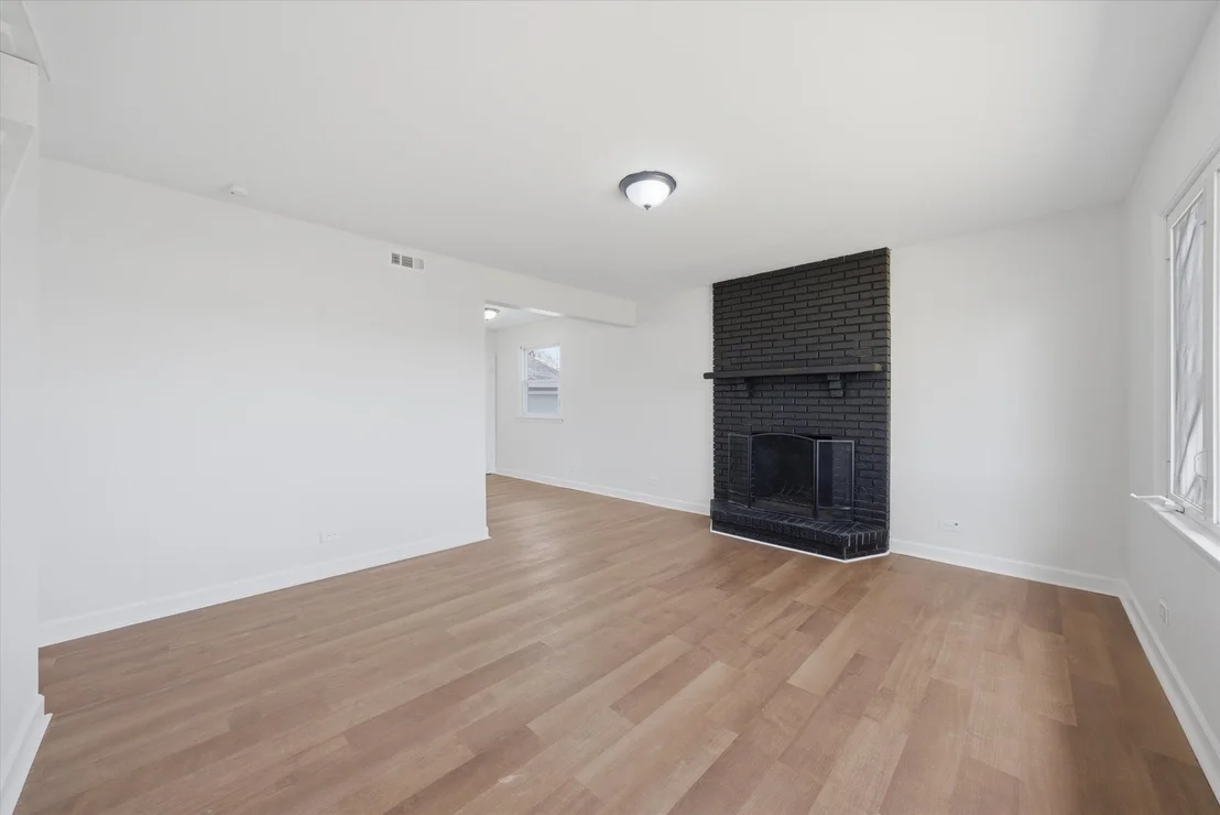Photo of 16608 Sawyer Avenue