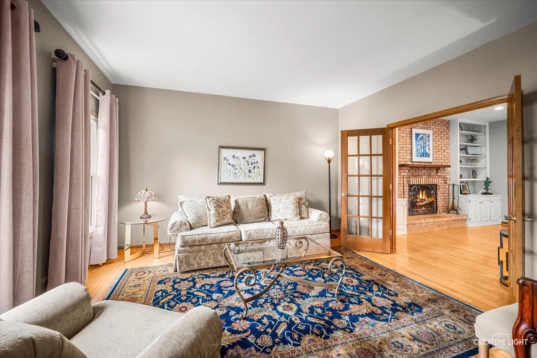 Photo of 1N211 Coventry Drive