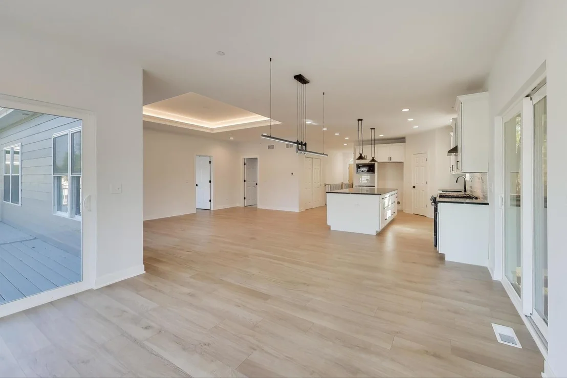 Photo of 894 N Quentin Road