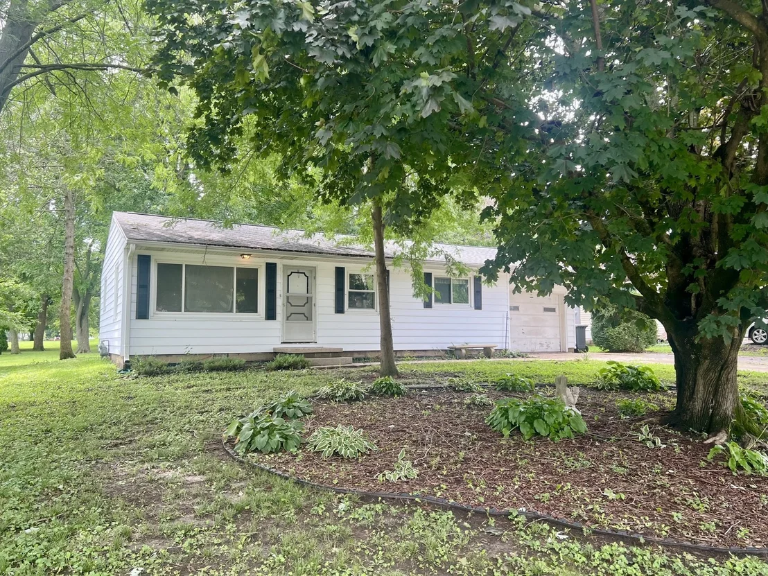 Photo of 311 E Van Buren Street