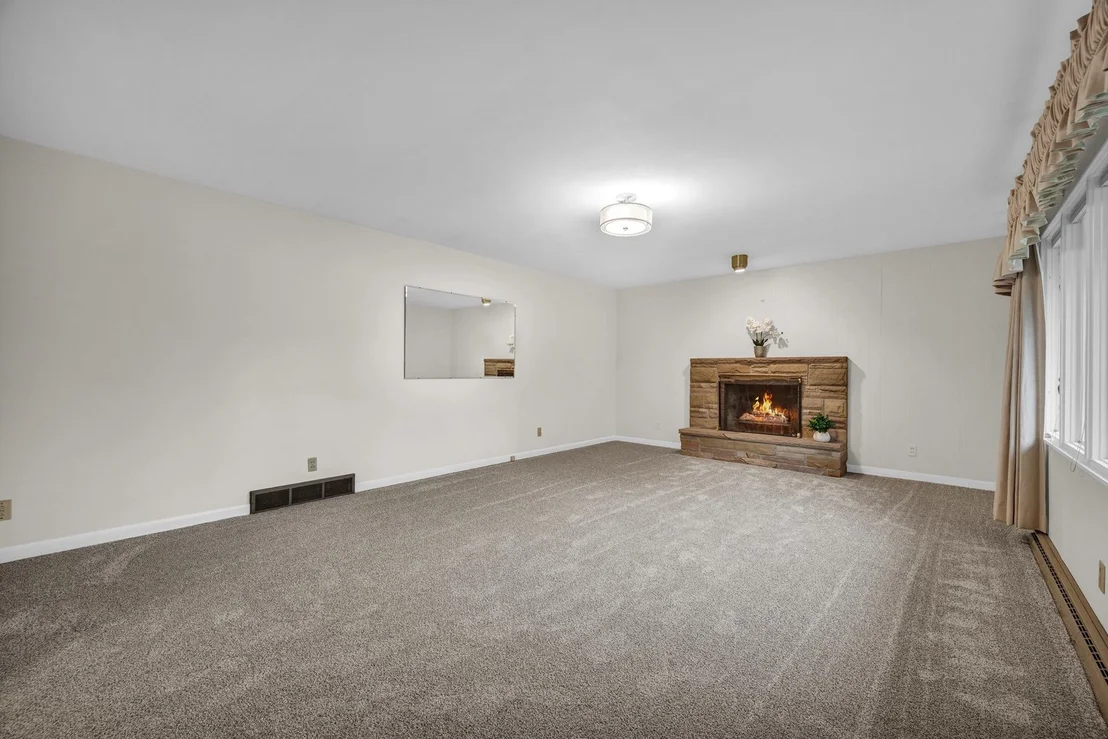 Photo of 221 Hillside Lane