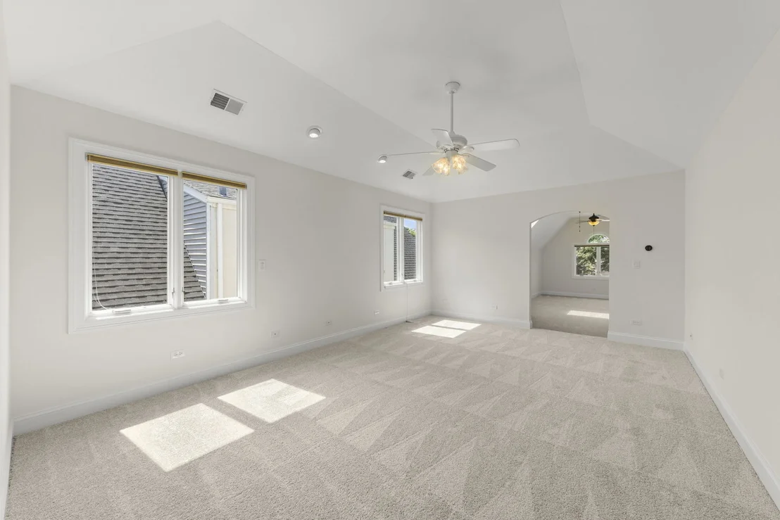Photo of 133 N Geneva Avenue